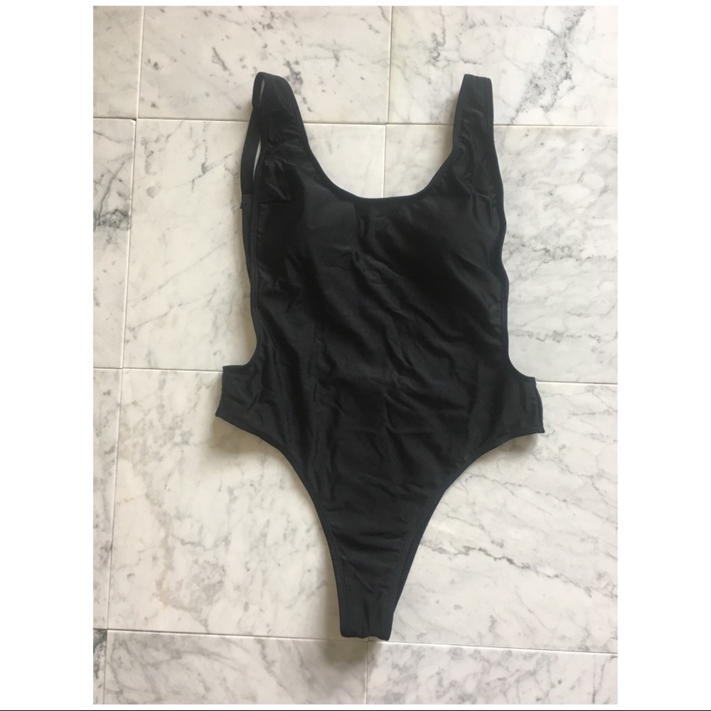 ❗️ONE LEFT❗️Trendy Black High Cut One Piece - Picture 3 of 6